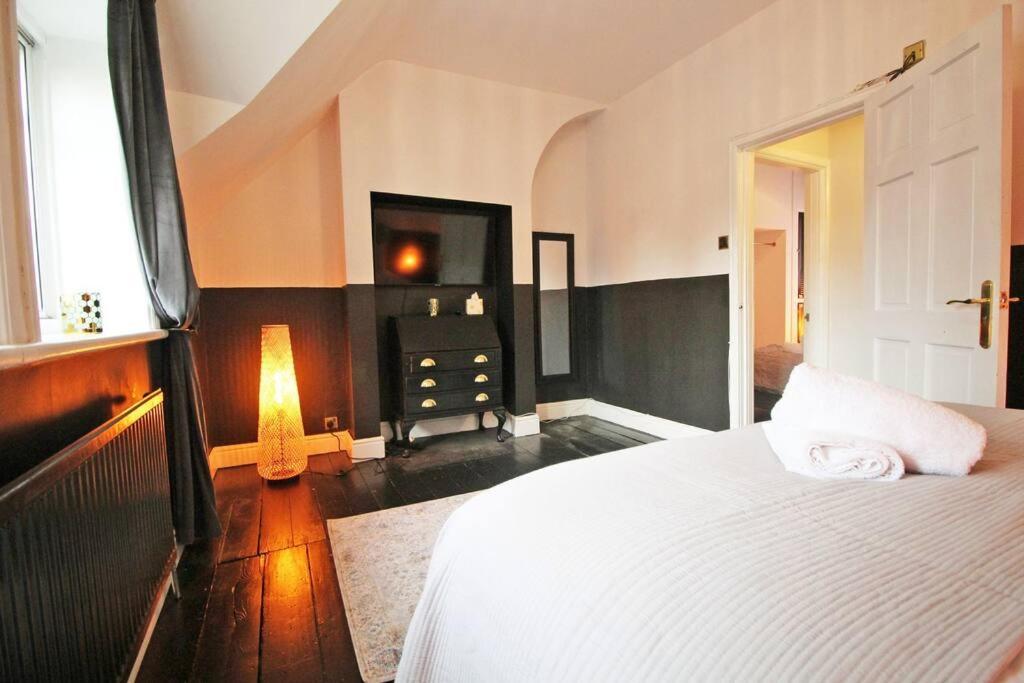 In The Heart Of Chester, Historical & Stylish Εξωτερικό φωτογραφία