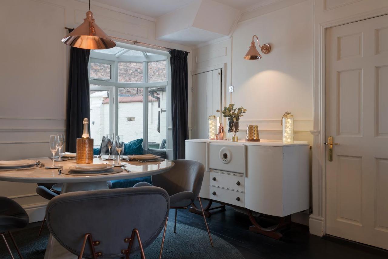 In The Heart Of Chester, Historical & Stylish Εξωτερικό φωτογραφία