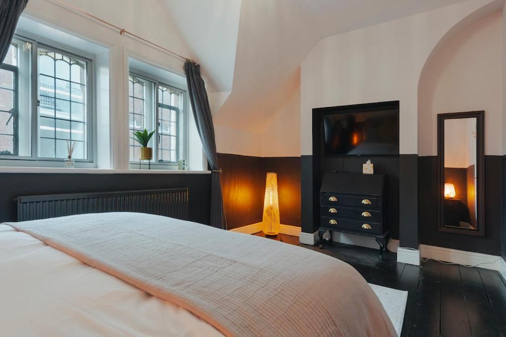 In The Heart Of Chester, Historical & Stylish Εξωτερικό φωτογραφία