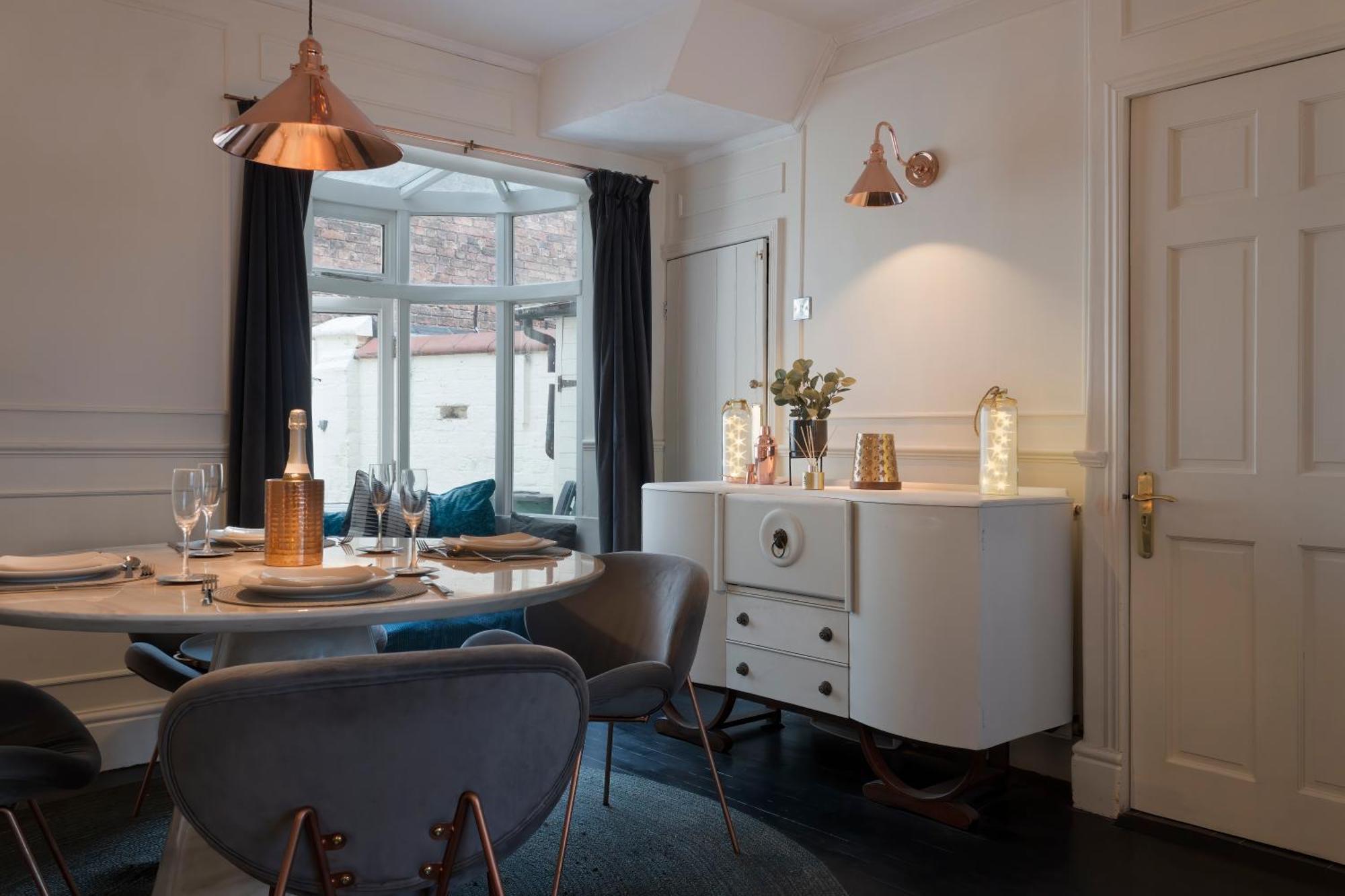 In The Heart Of Chester, Historical & Stylish Εξωτερικό φωτογραφία